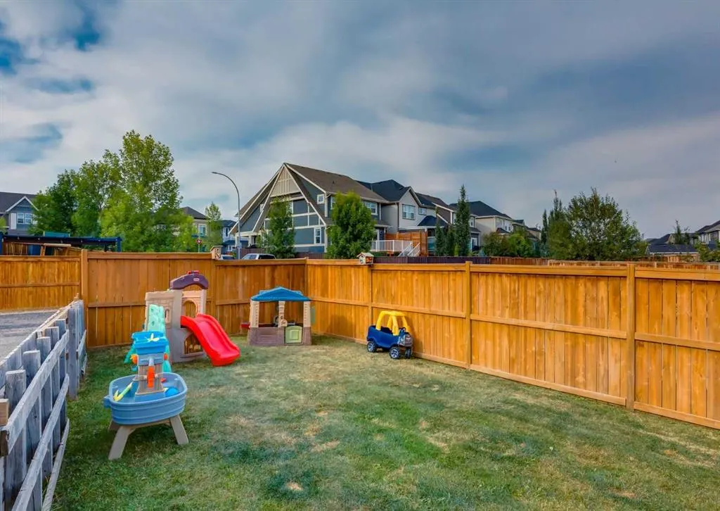 337 Masters Avenue SE