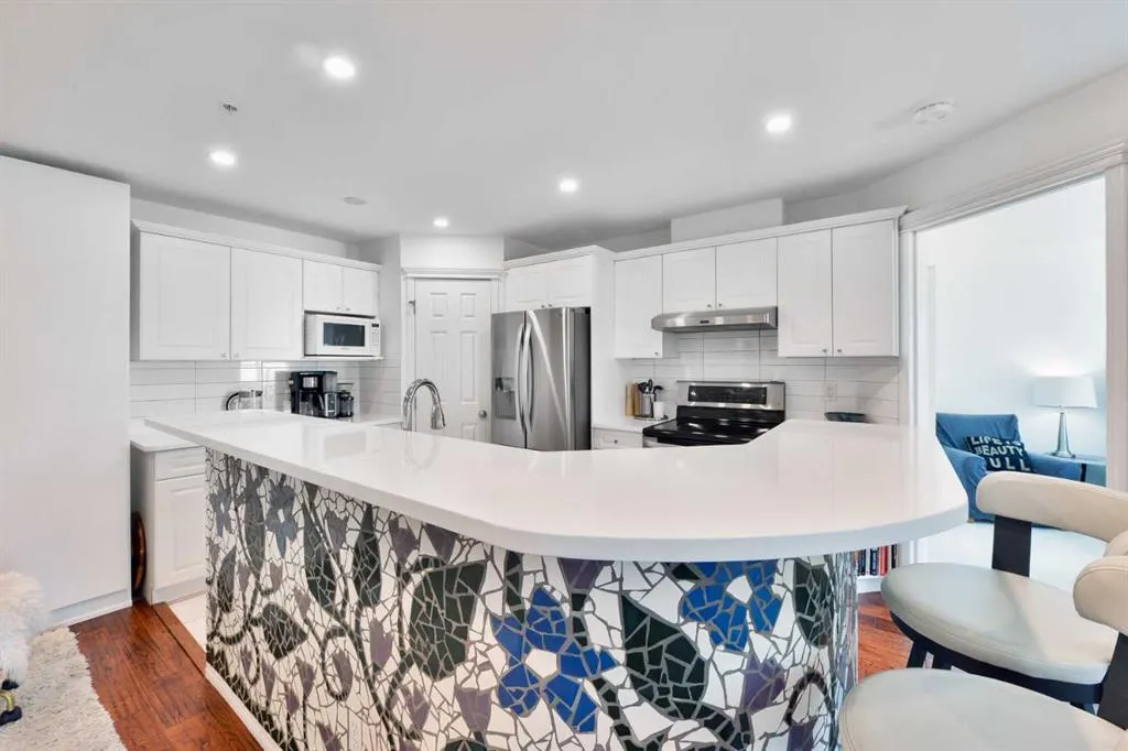 2212 34 Avenue SW, #103