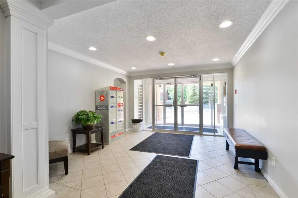 2212 34 Avenue SW, #103