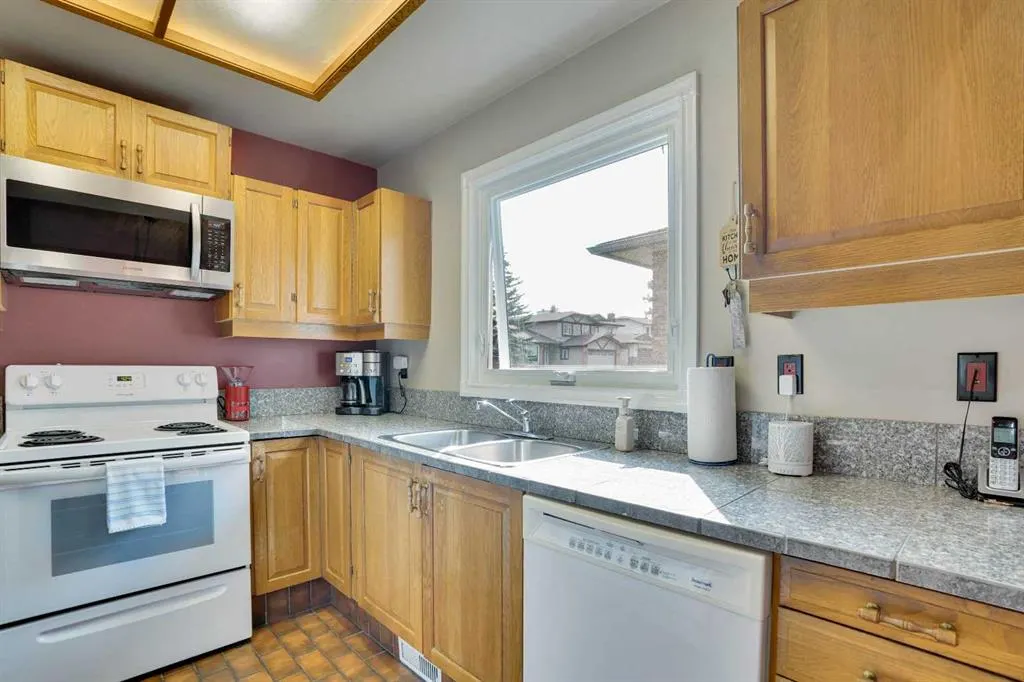 145 Woodbrook Mews SW