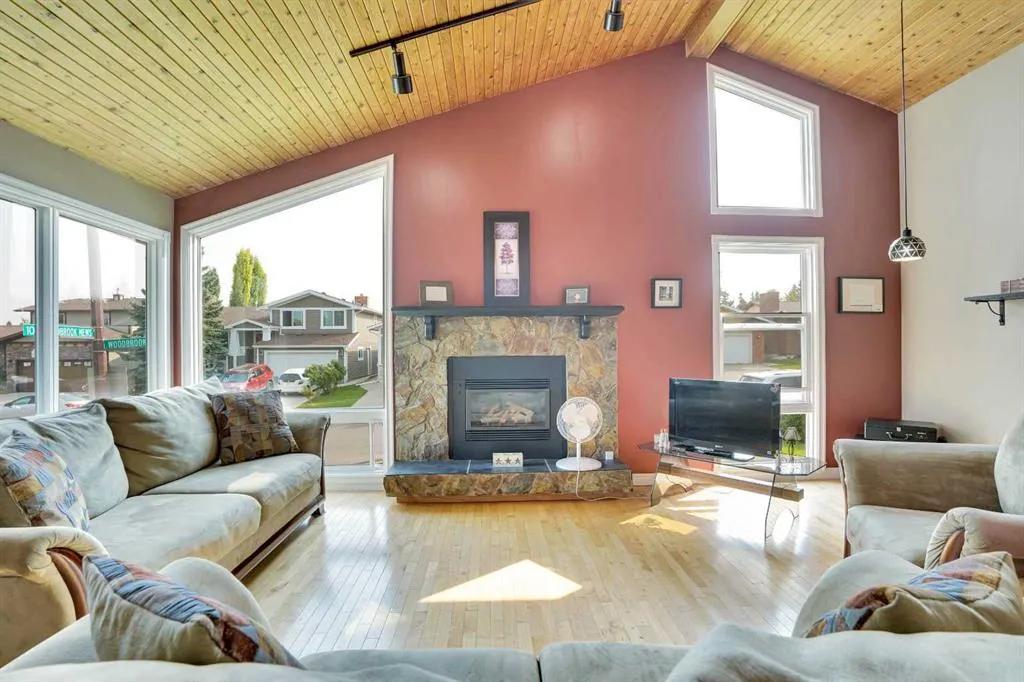 145 Woodbrook Mews SW
