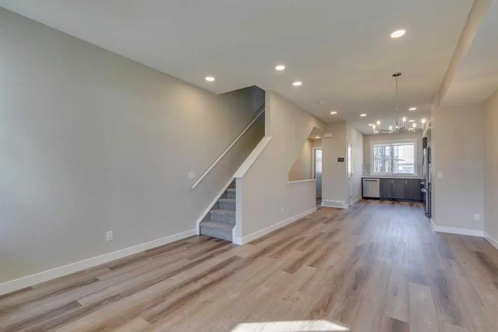 285 Chelsea Court, #104