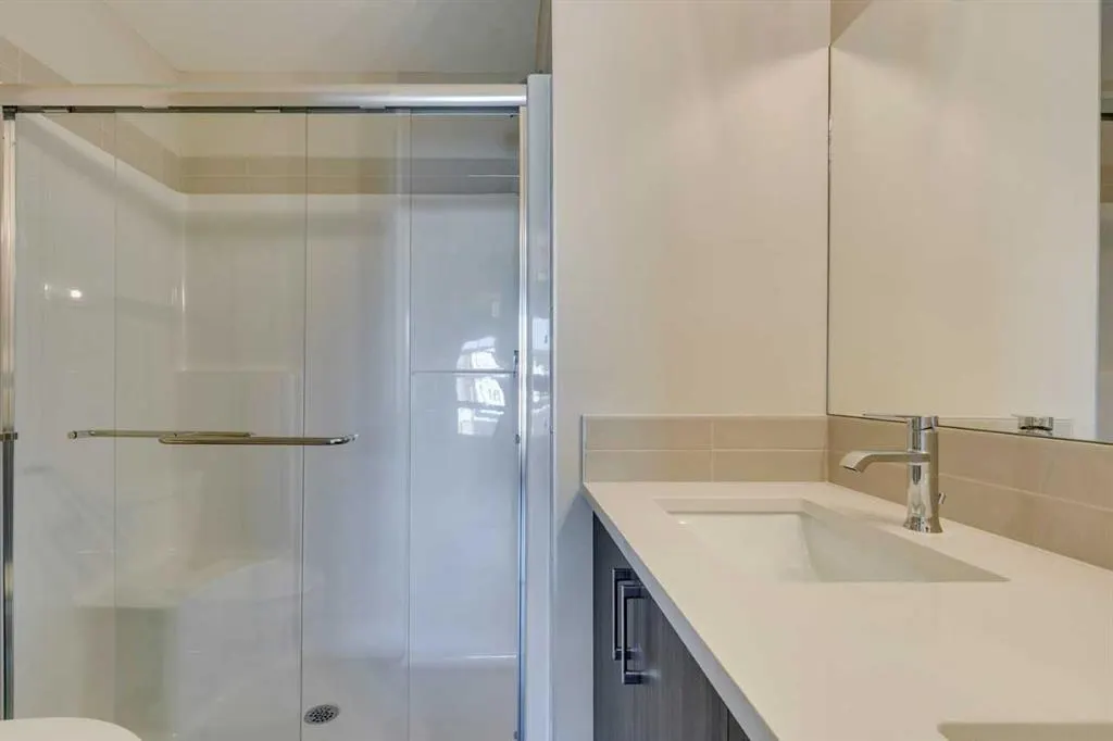 285 Chelsea Court, #104