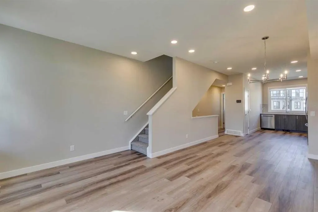 285 Chelsea Court, #104