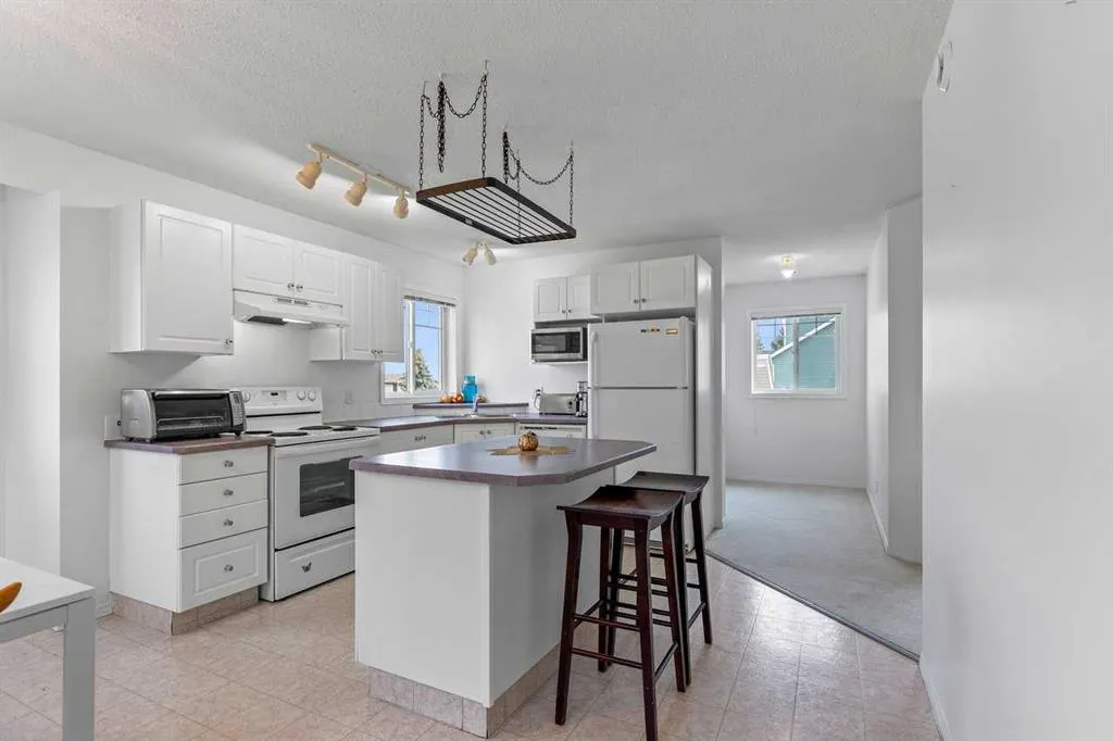 5220 50A Avenue, #305