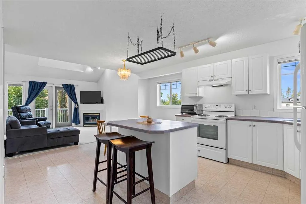 5220 50A Avenue, #305
