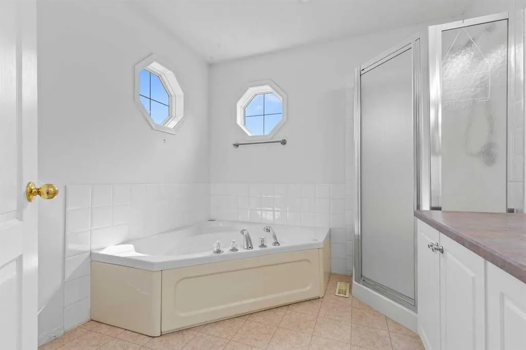 5220 50A Avenue, #305