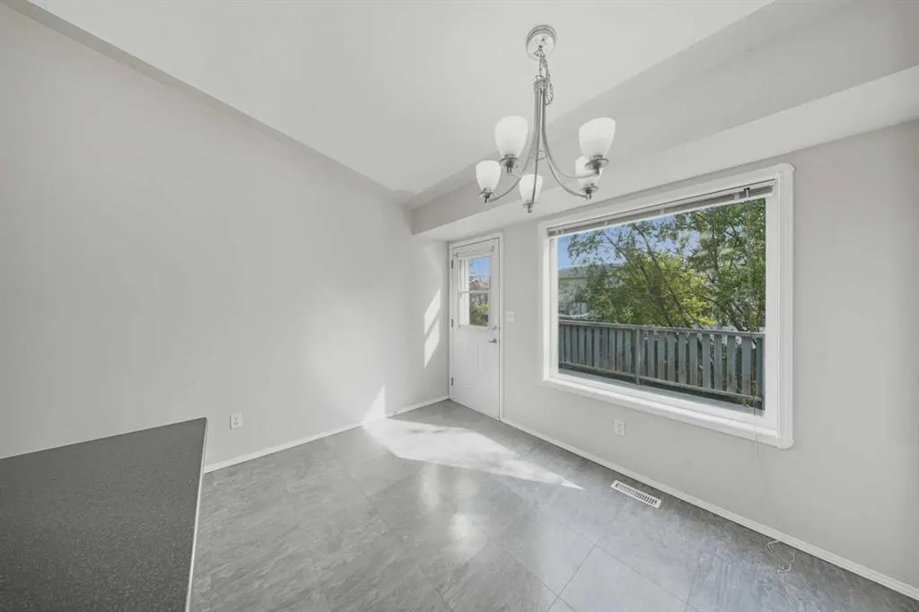 71 Doran Crescent