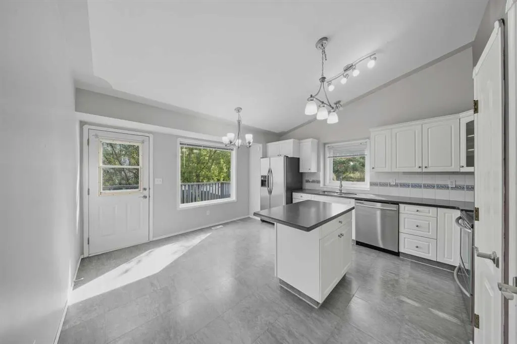 71 Doran Crescent