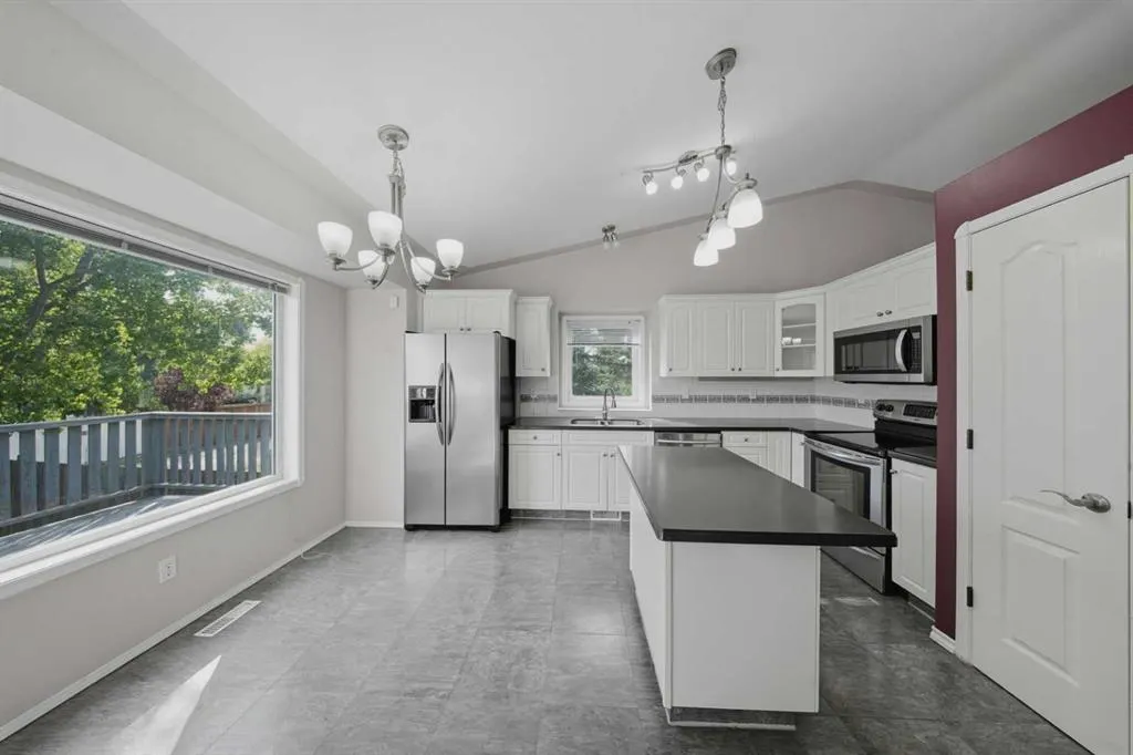 71 Doran Crescent