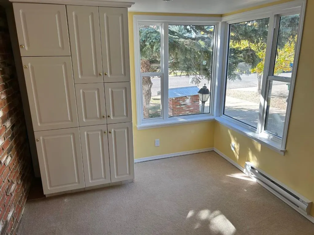 343 Laval Boulevard W