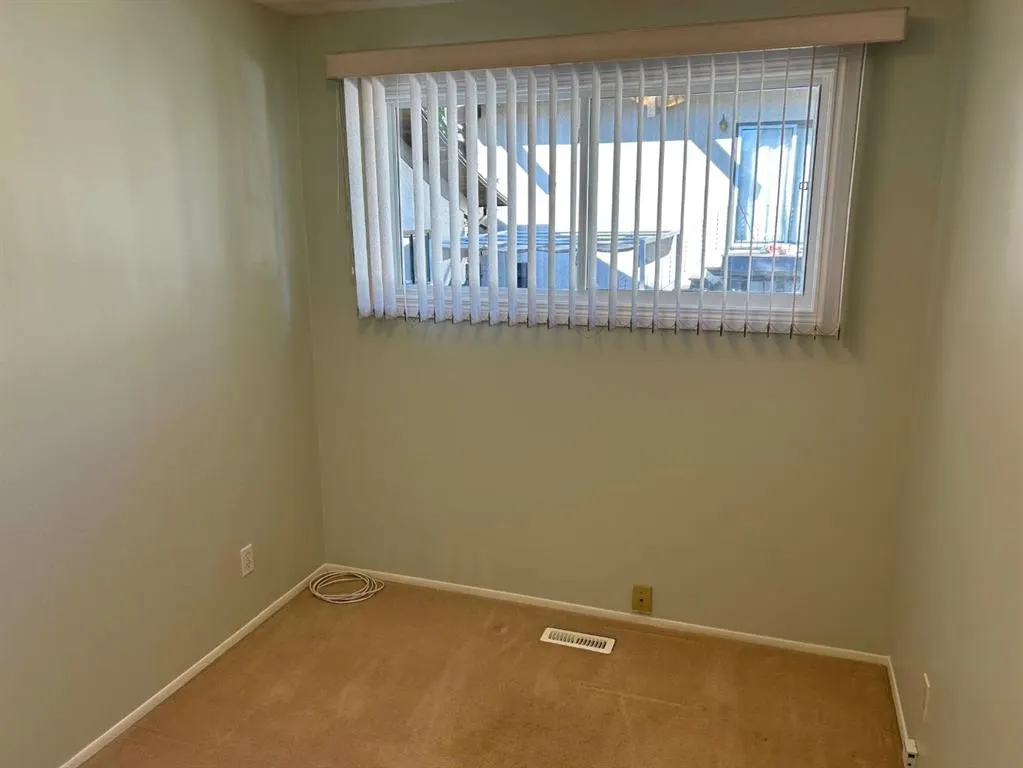 343 Laval Boulevard W