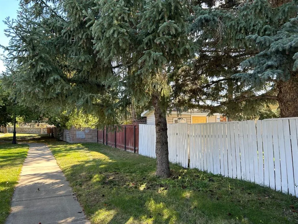 343 Laval Boulevard W