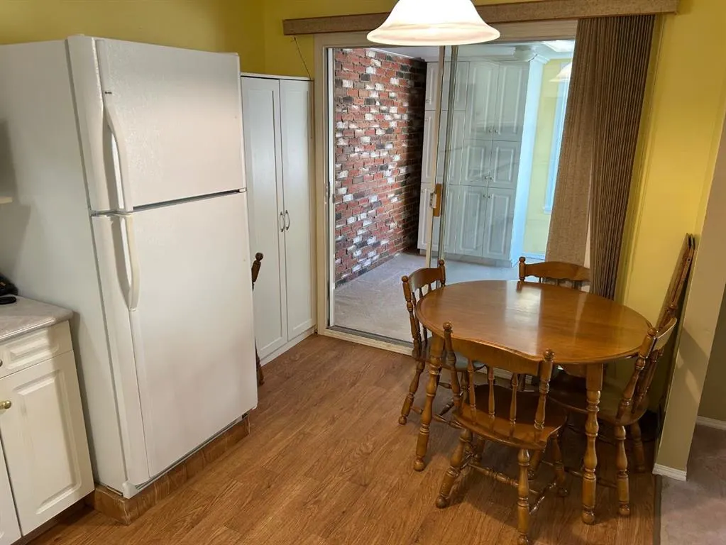 343 Laval Boulevard W