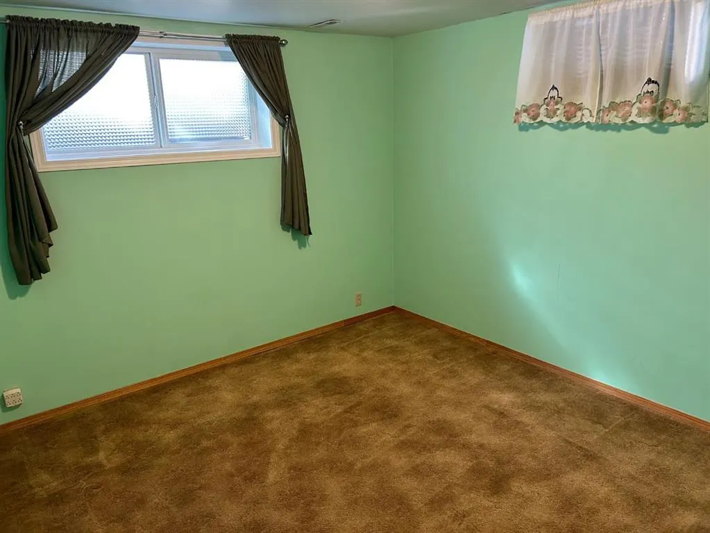 343 Laval Boulevard W
