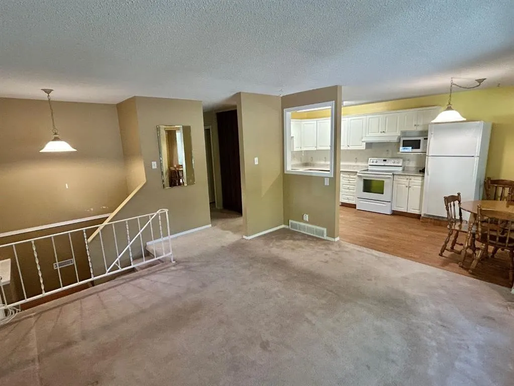 343 Laval Boulevard W