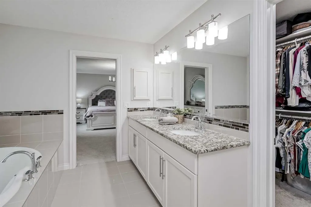 310 Mahogany Manor SE