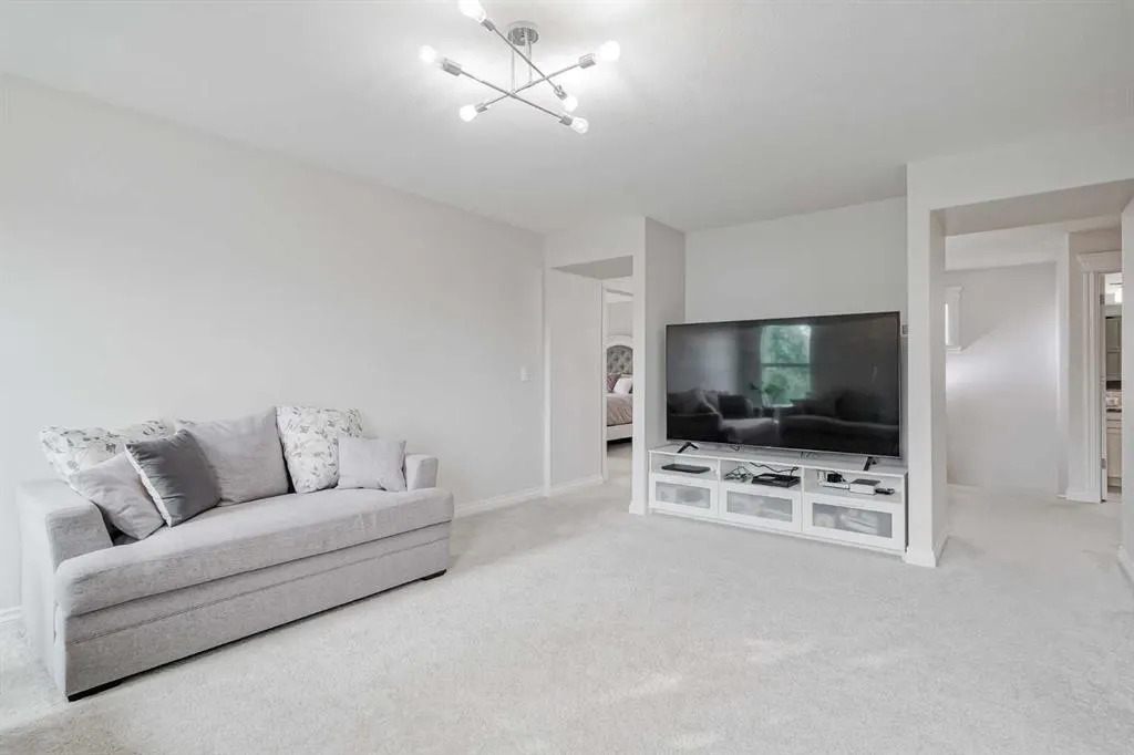 310 Mahogany Manor SE