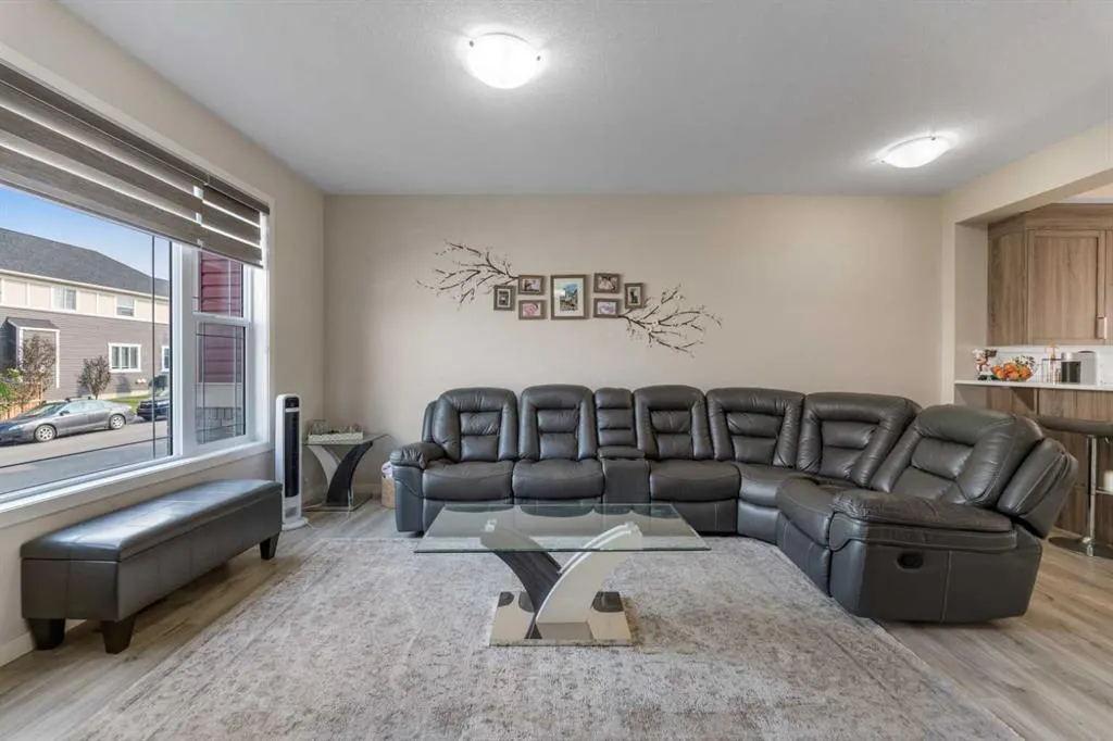 29 Saddlestone Gate NE