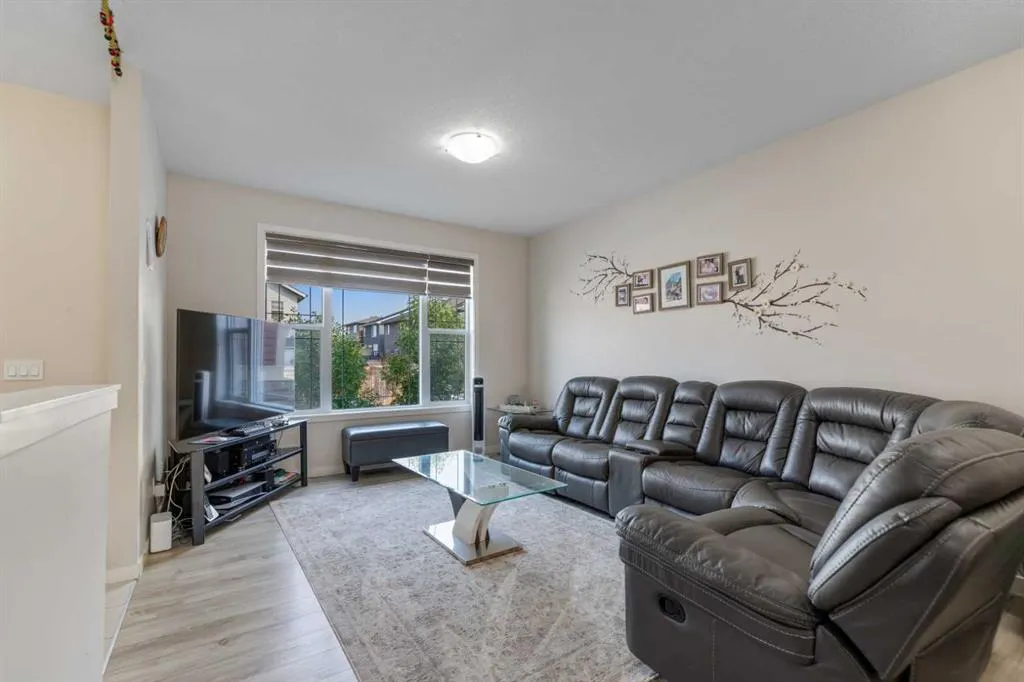 29 Saddlestone Gate NE