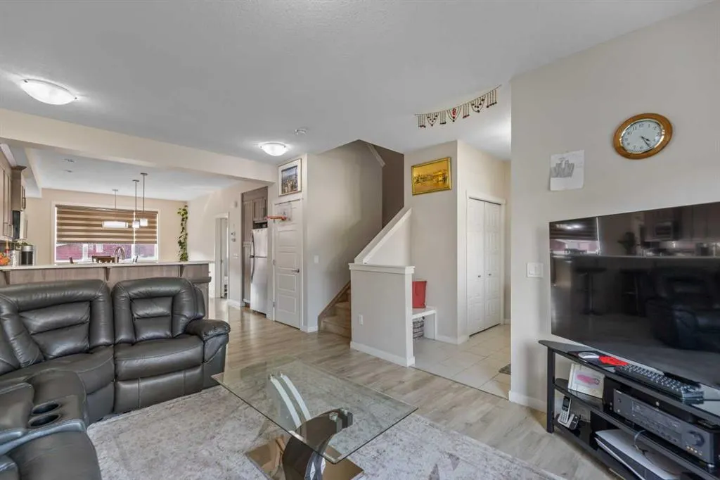29 Saddlestone Gate NE