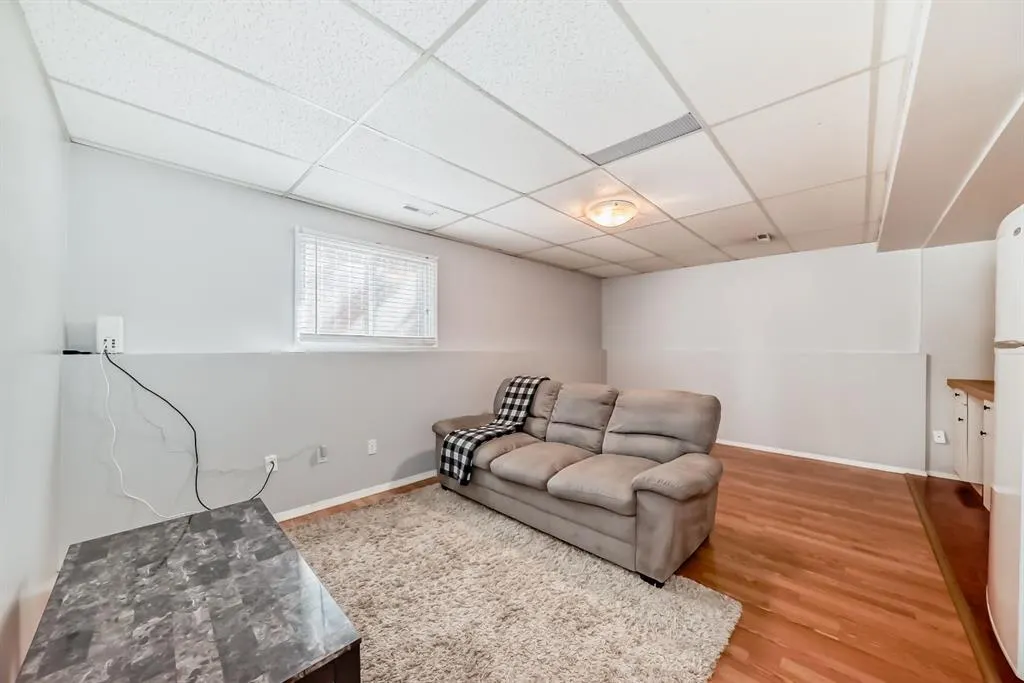 72 Berkley Close NW