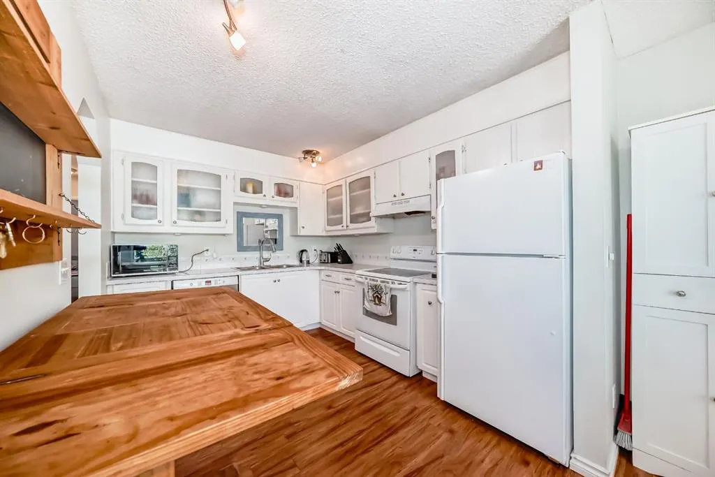 72 Berkley Close NW
