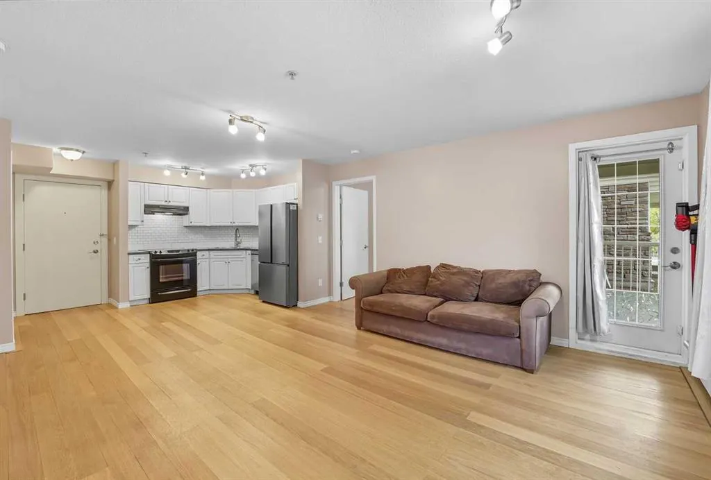 2000 Applevillage Court SE, #110