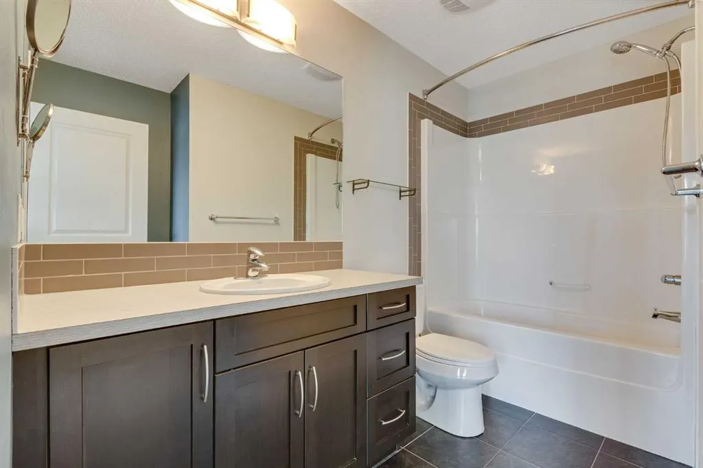 116 Copperpond Parade SE
