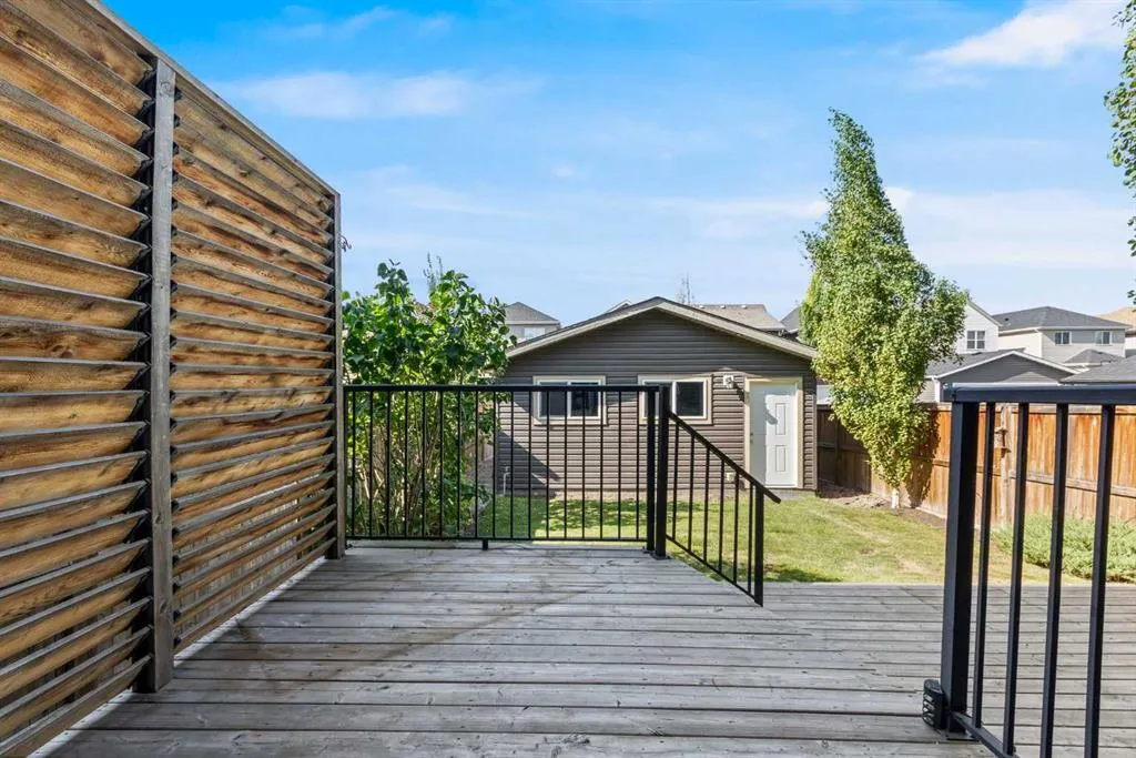 116 Copperpond Parade SE