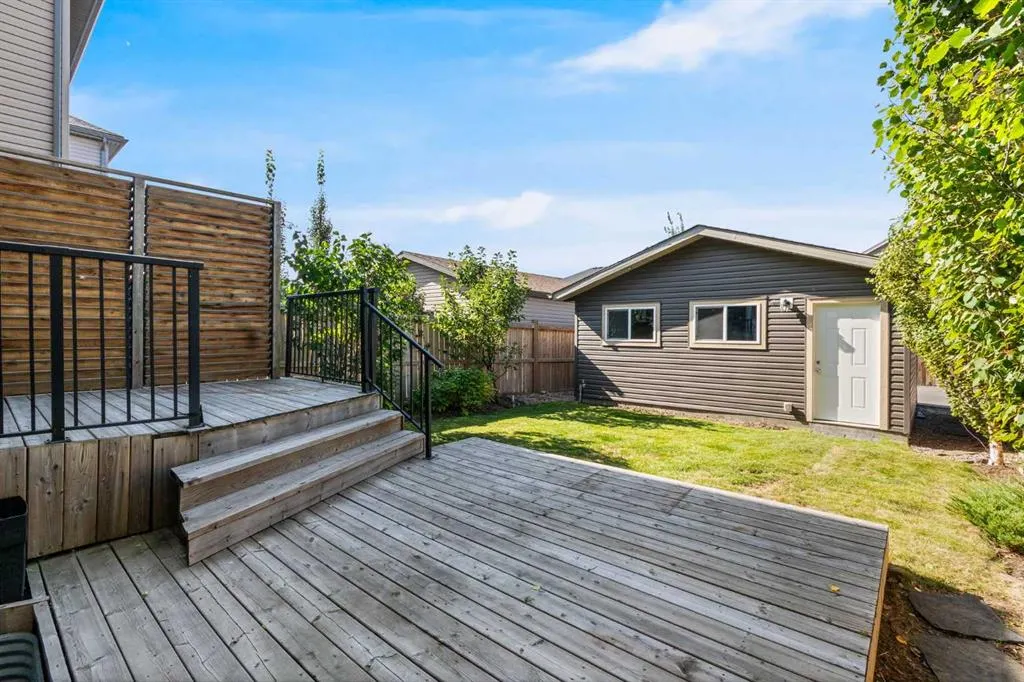 116 Copperpond Parade SE