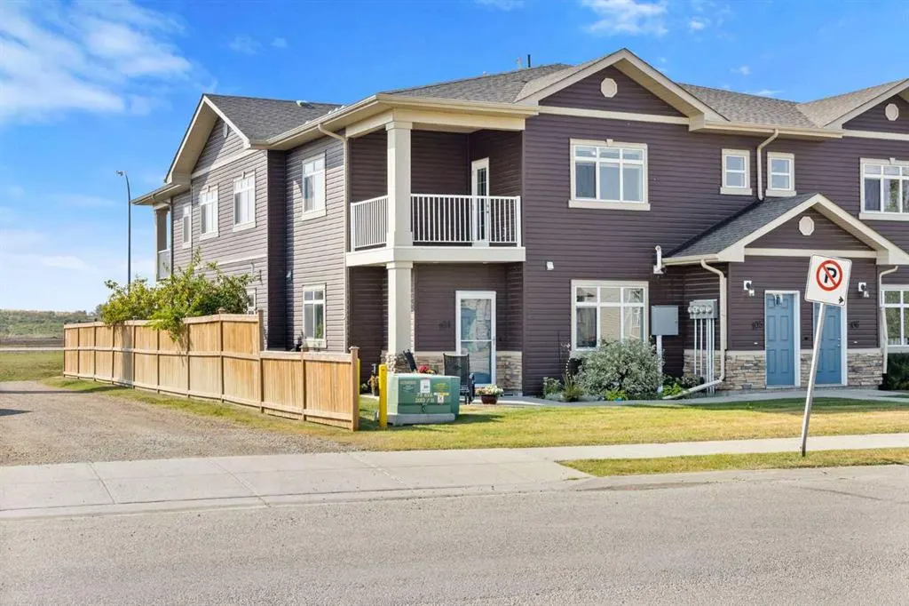 639 Oak Street, #105