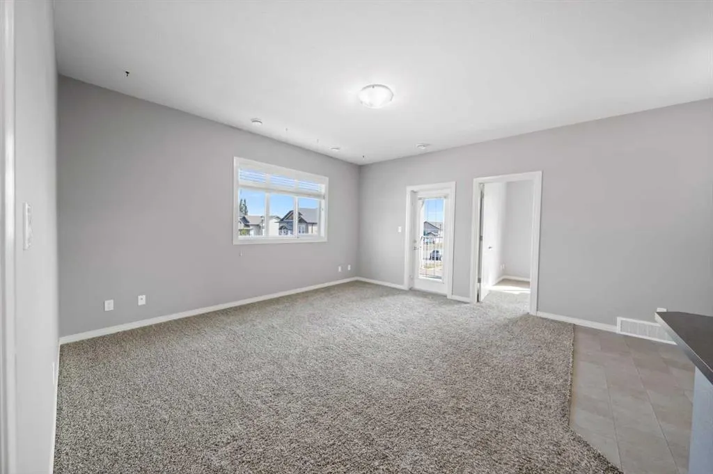 639 Oak Street, #105