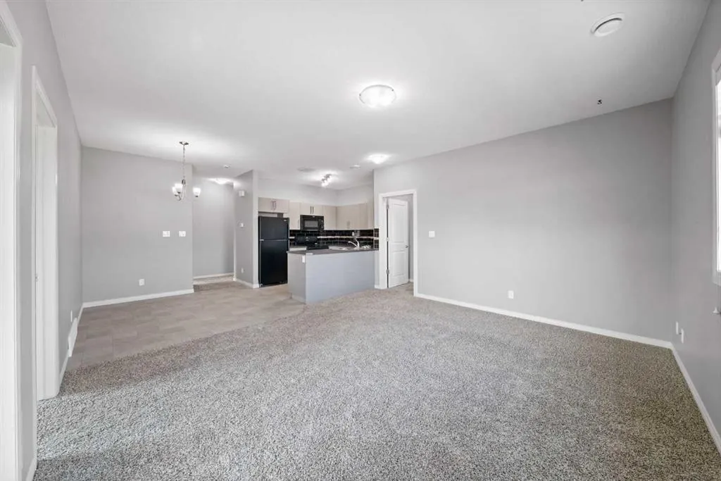 639 Oak Street, #105