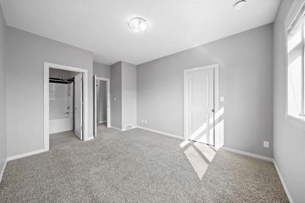 639 Oak Street, #105