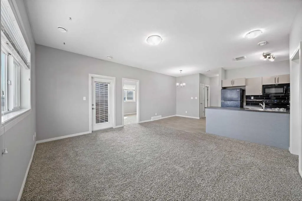 639 Oak Street, #105