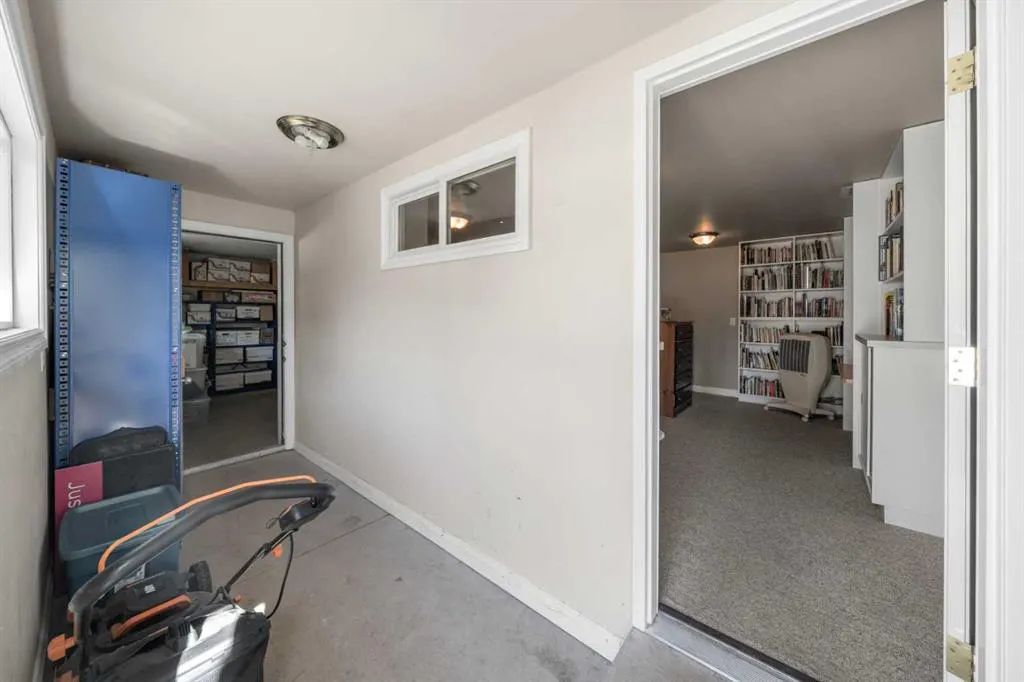 4668 Quentin Street SW
