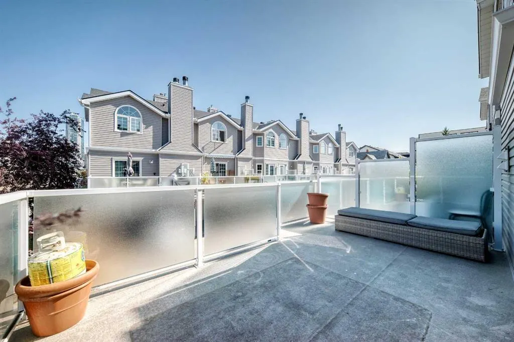 1607 11 Avenue SW, #101
