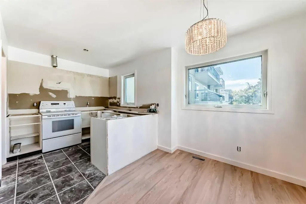 1607 11 Avenue SW, #101