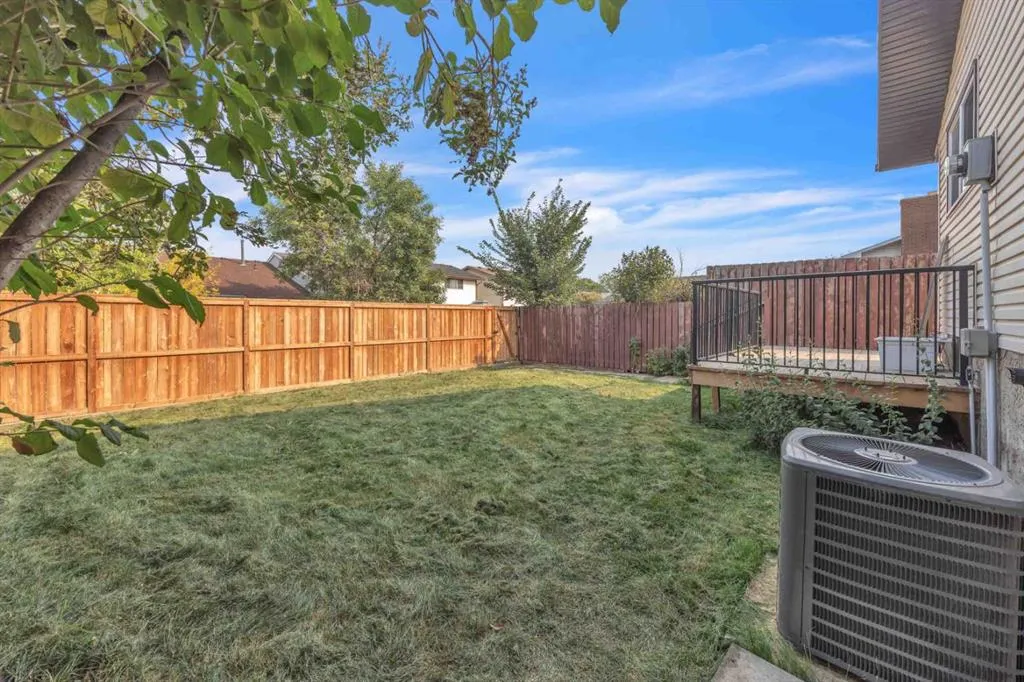 124 Templeridge Close NE