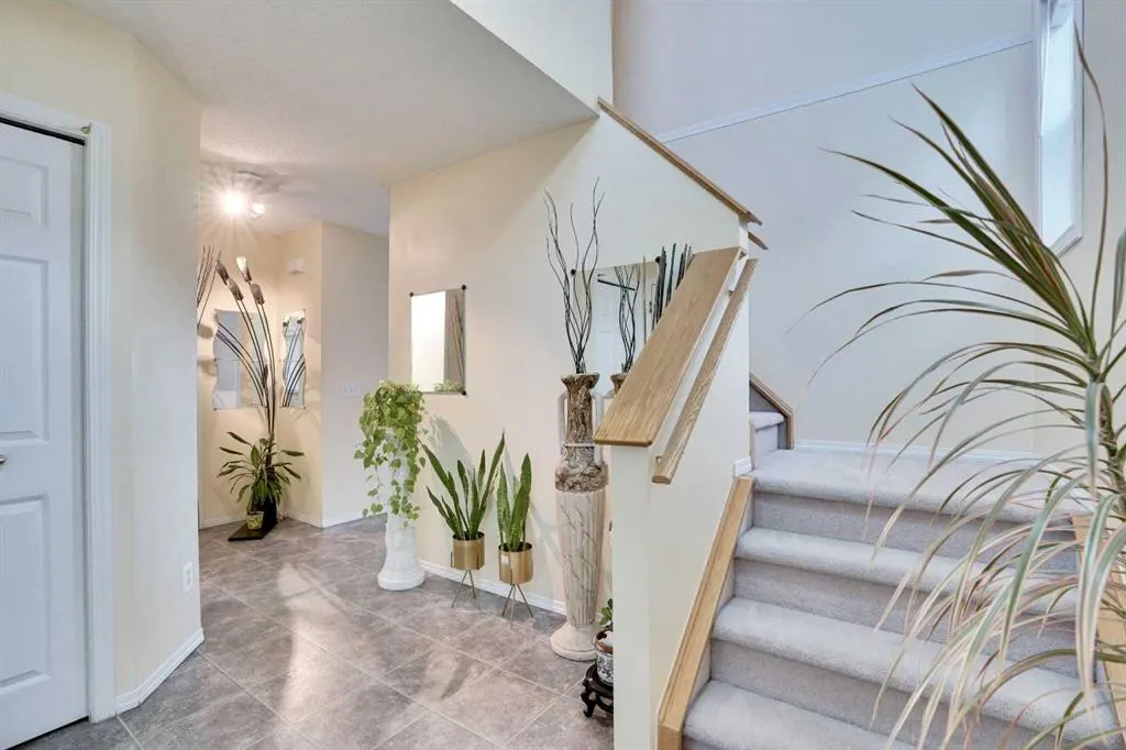 27 Saddlemont Manor NE