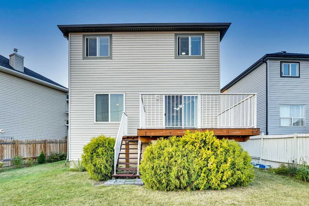 27 Saddlemont Manor NE