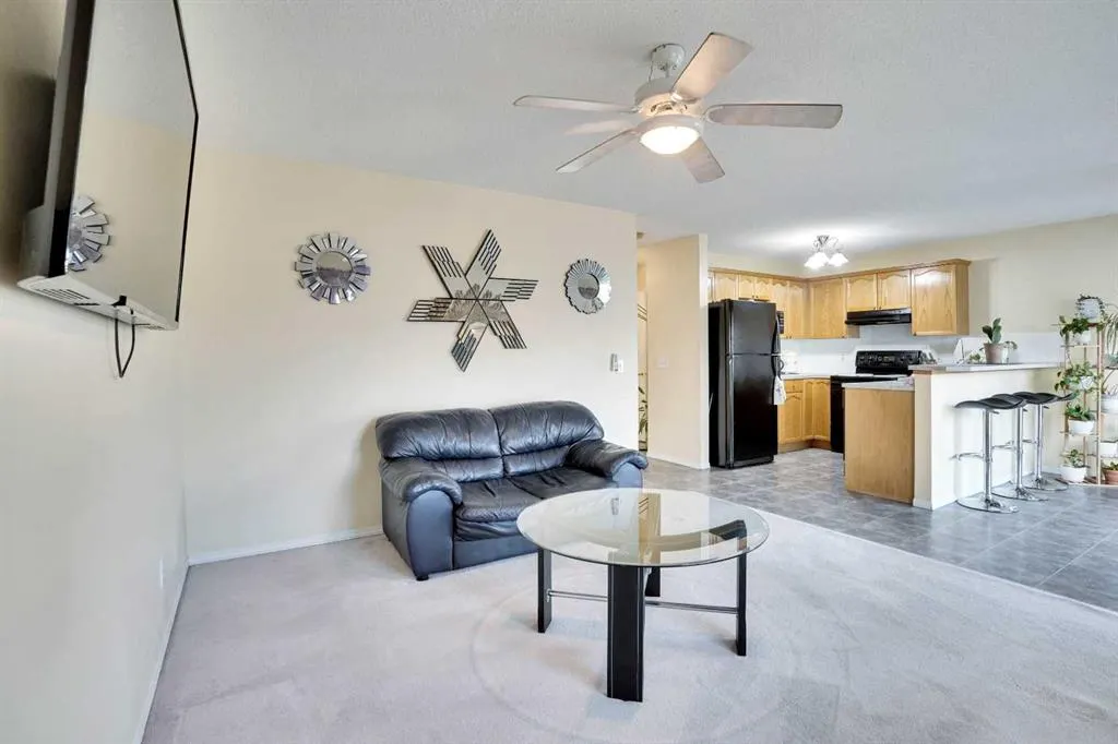 27 Saddlemont Manor NE