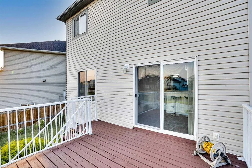27 Saddlemont Manor NE