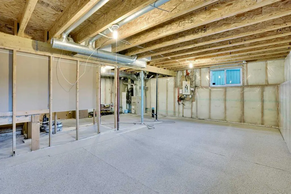27 Saddlemont Manor NE