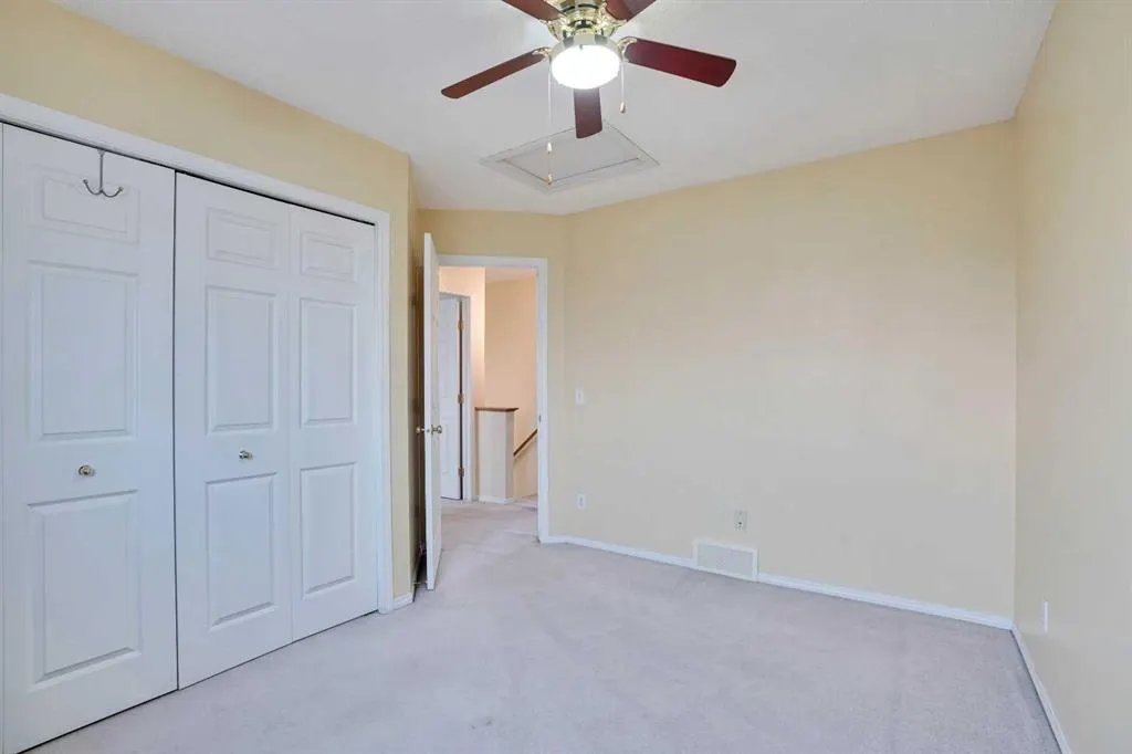 27 Saddlemont Manor NE