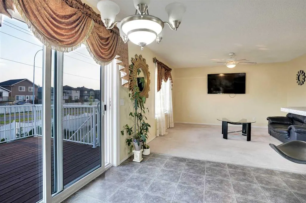 27 Saddlemont Manor NE