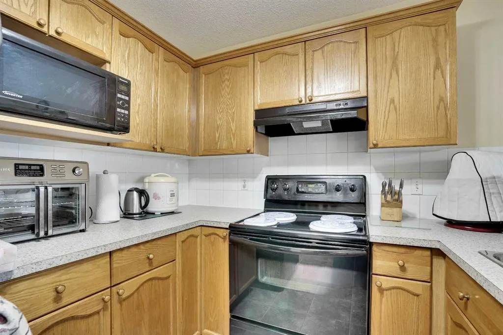 27 Saddlemont Manor NE