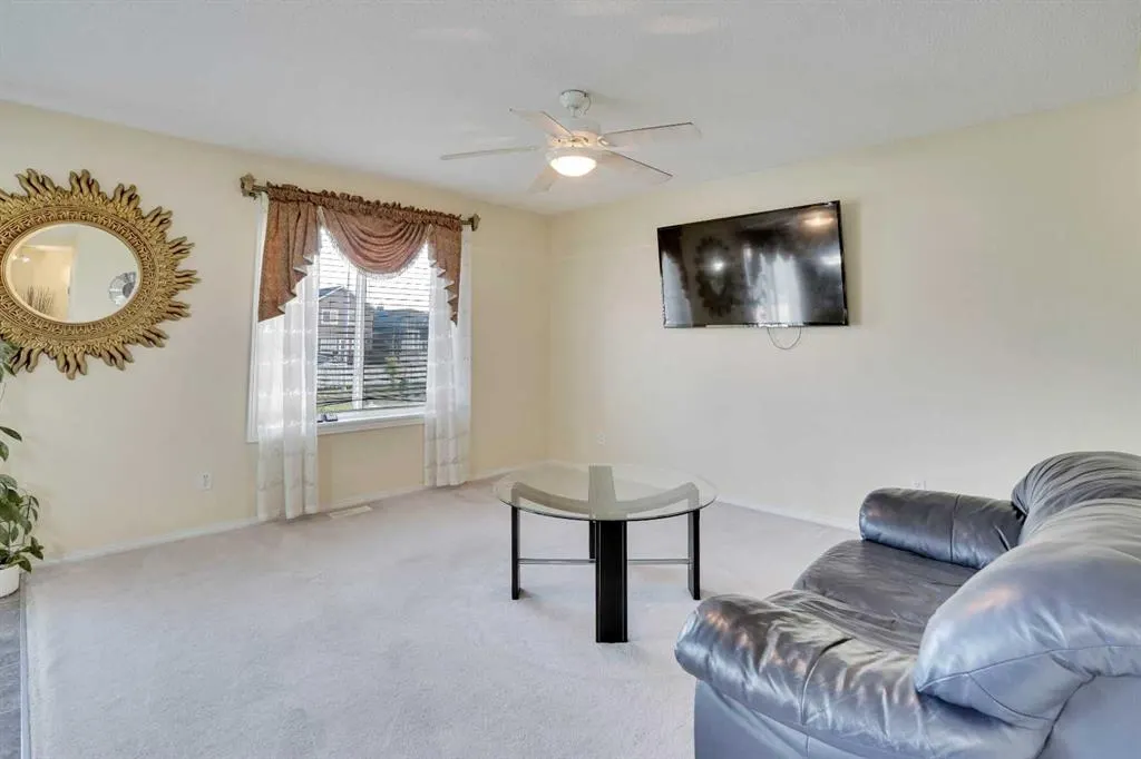 27 Saddlemont Manor NE