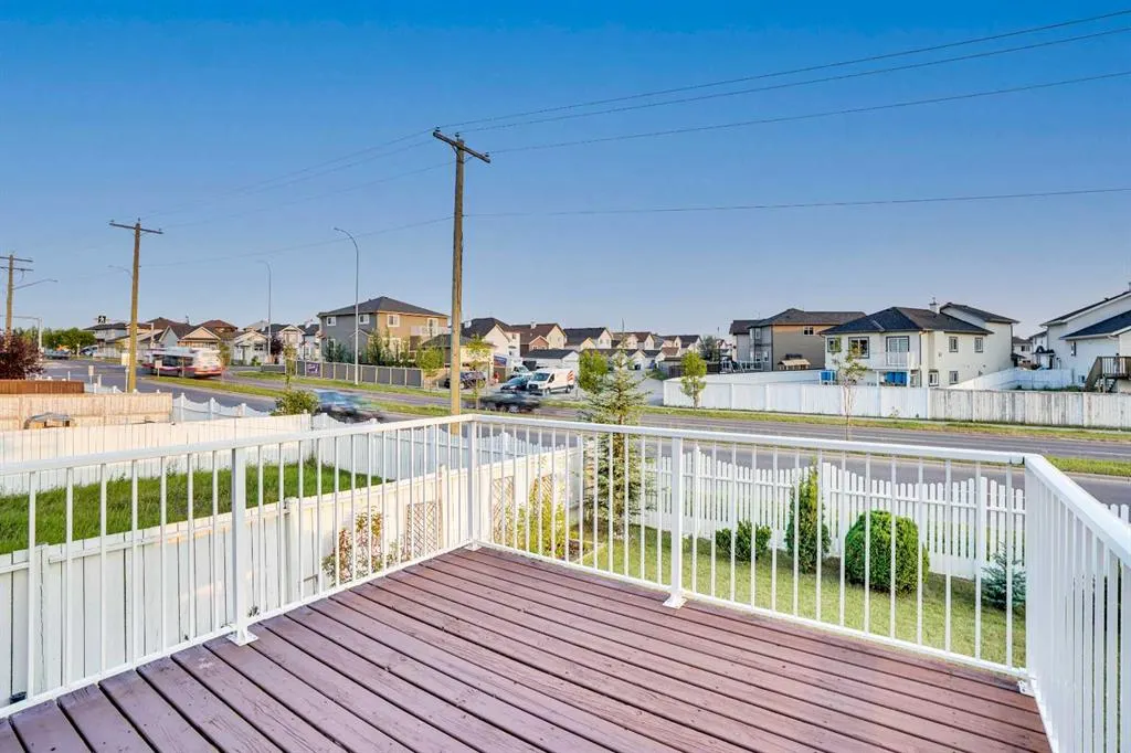 27 Saddlemont Manor NE